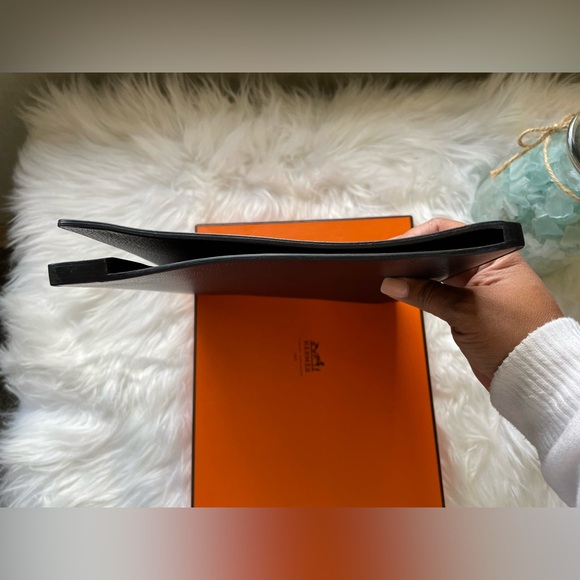 HERMES Station Veau Swift iPad Case - Picture 6 of 16